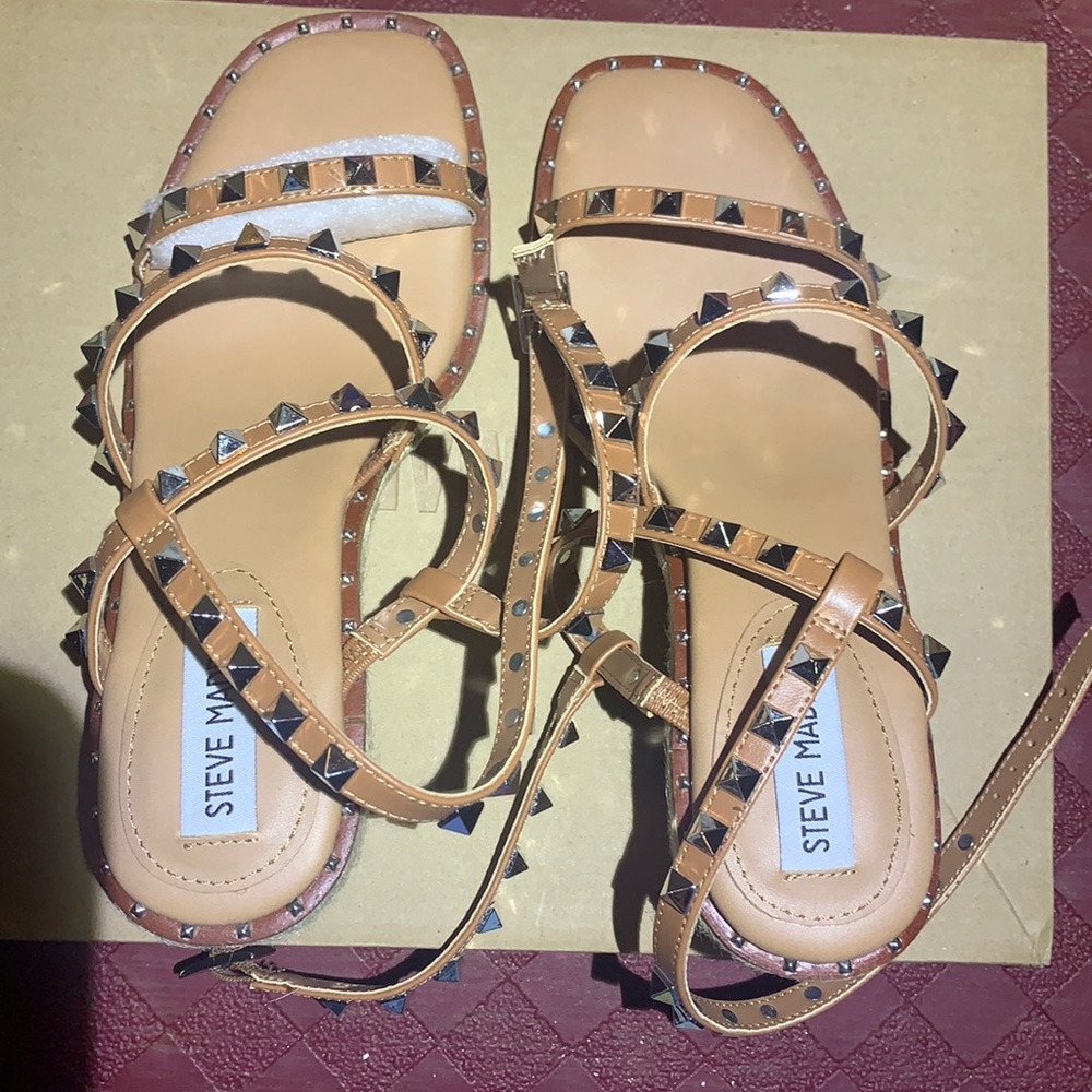 Steve Madden sandals. 6.5 TAN